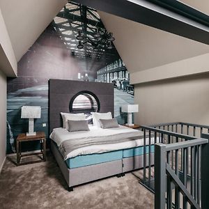 Extra Large Duplex Studio met een King Size Bed